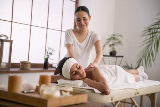 Just How A Prenatal Massage Therapy Enhances Your Well-Being